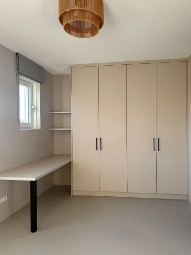 kledingkast met Bureau