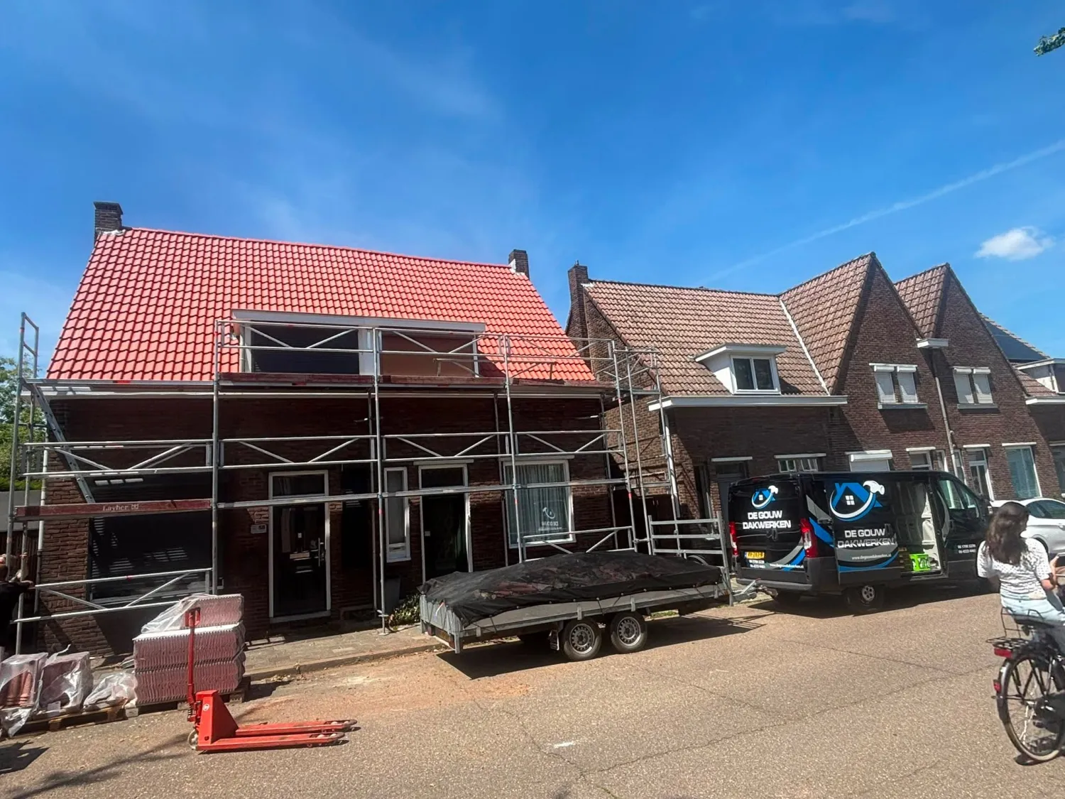 Dubbele dakrenovatie door De Gouw Dakwerken