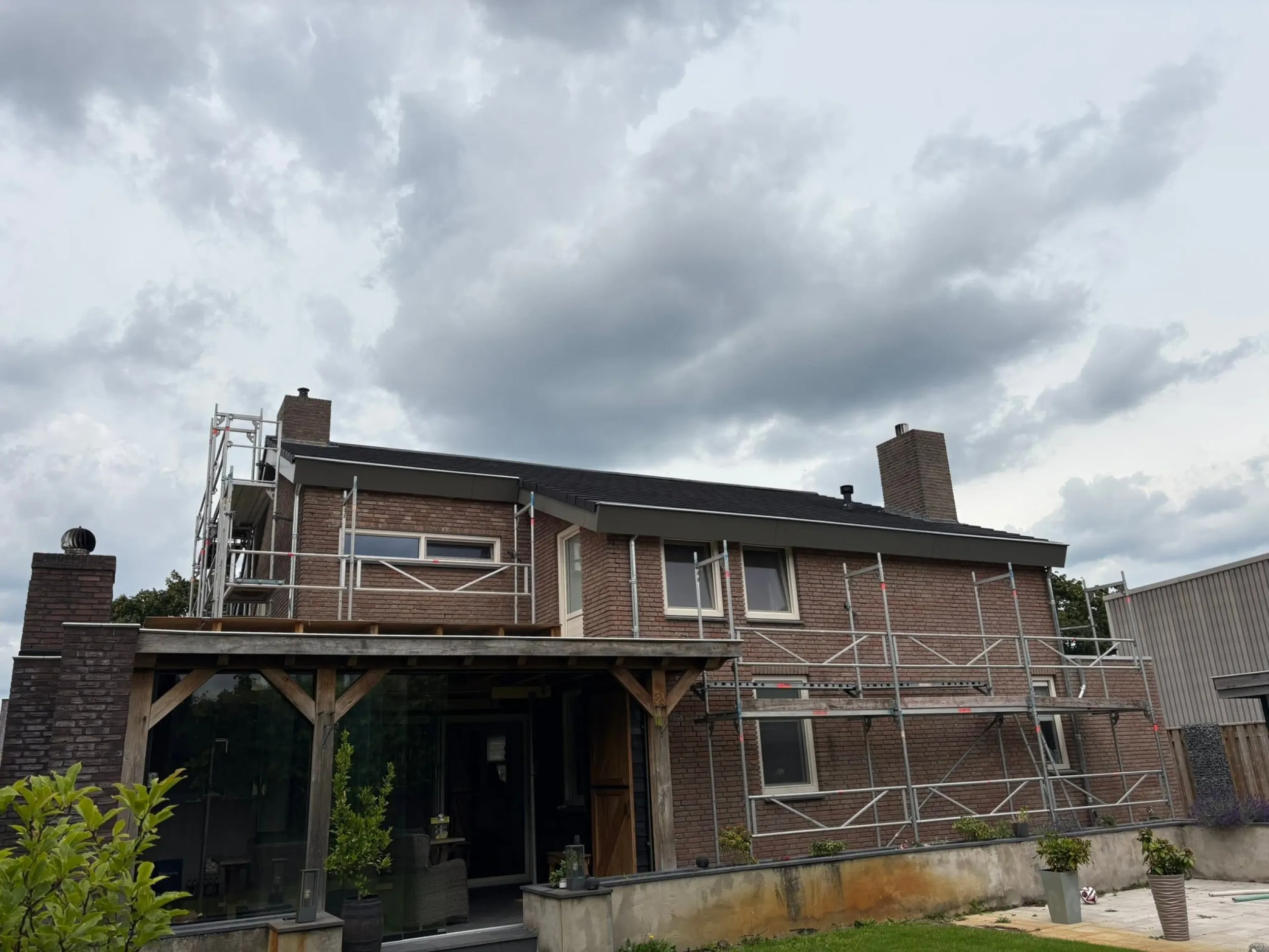 Dakrenovatie achterkant woning