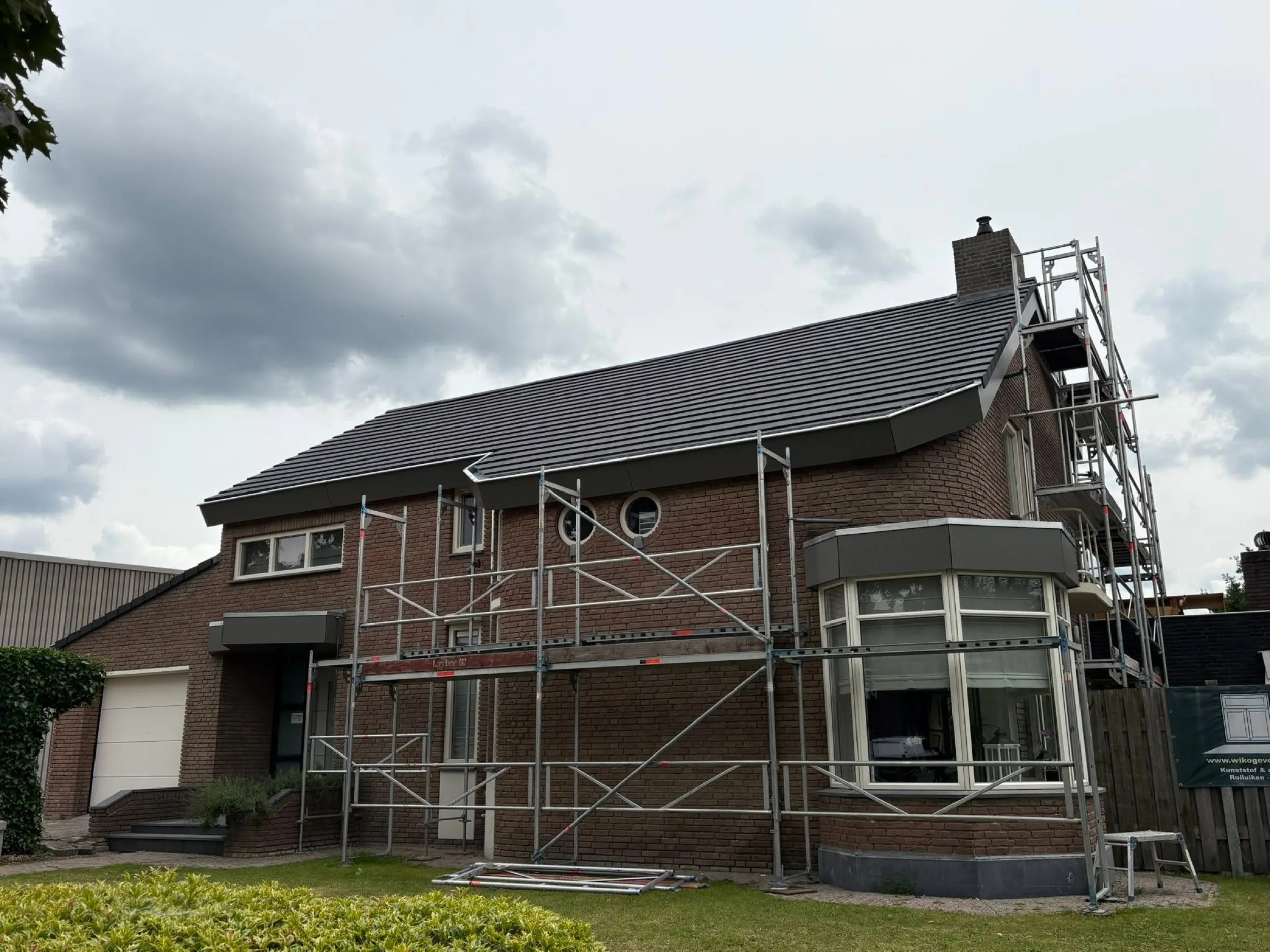 Complete dakrenovatie woning in Deurne