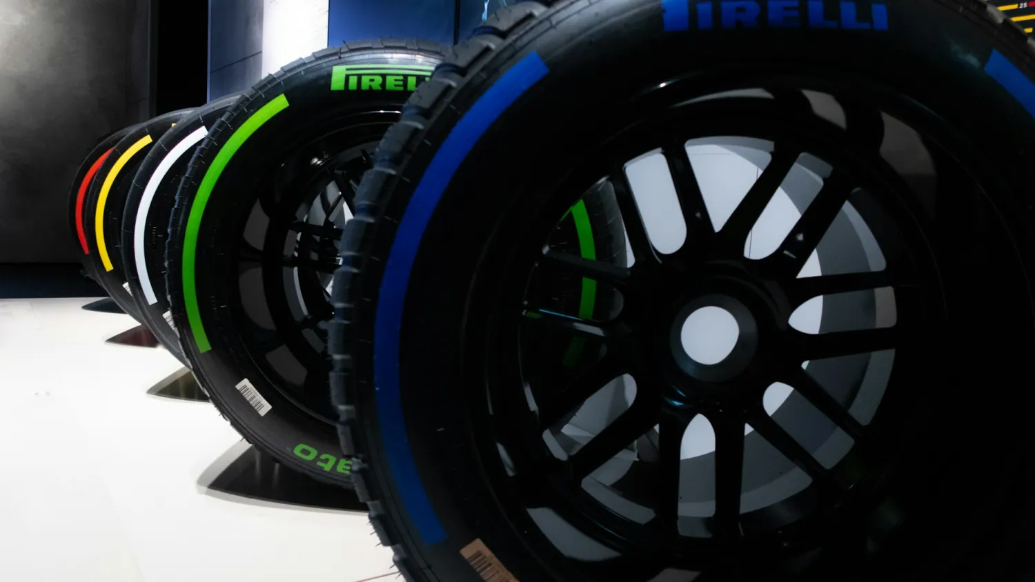 de impact van bandencompounds op de racestrategie