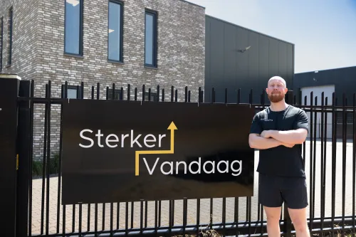 Martijn met welkomstbord