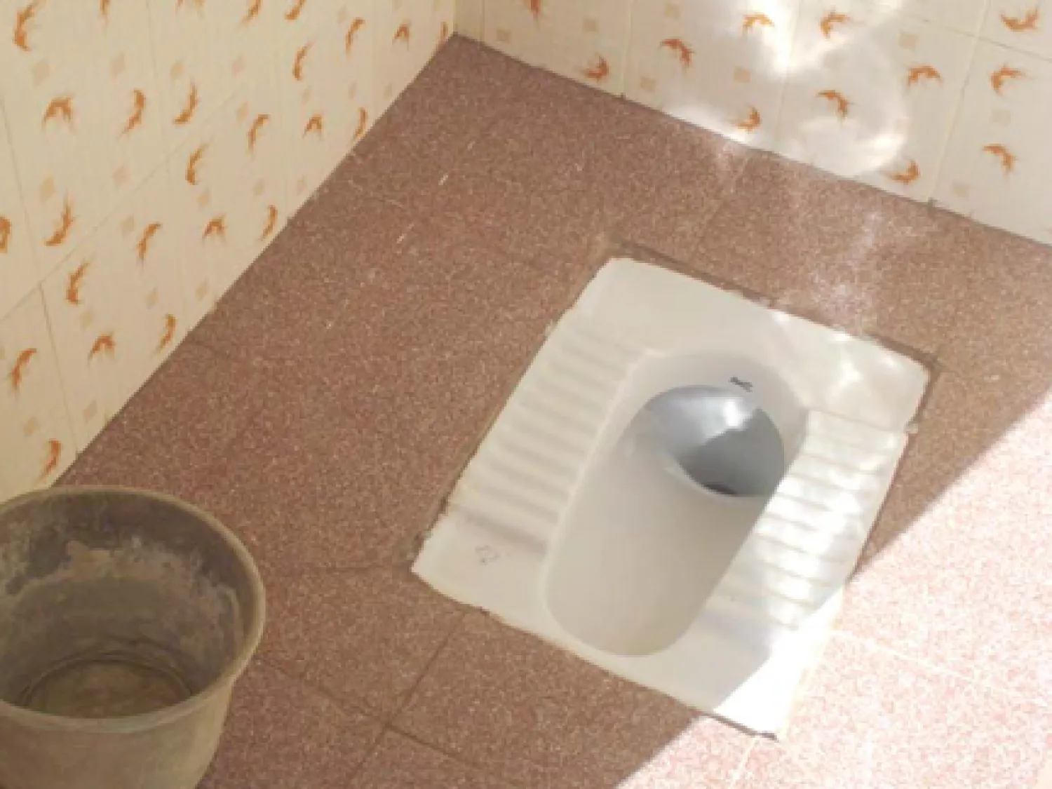 Toiletten Boys Home Tirapatur