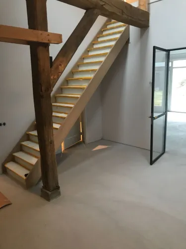 Gietvloer hal en keuken