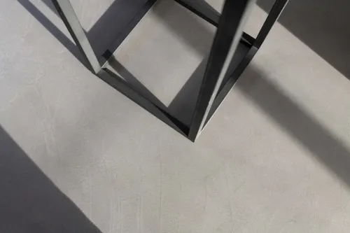 Detail gietvloer in de keuken