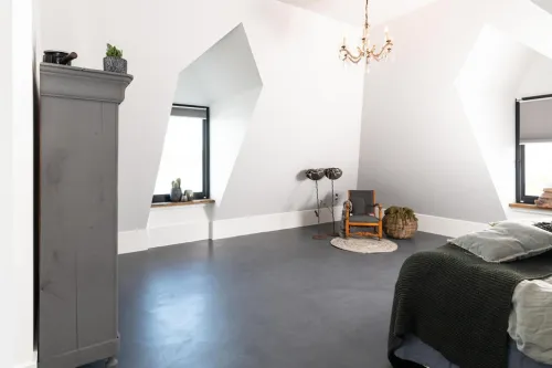 Woonbeton toepassing in slaapkamer